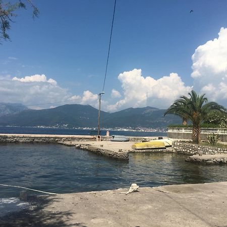 Studio Apartments Krasici Tivat Eksteriør billede