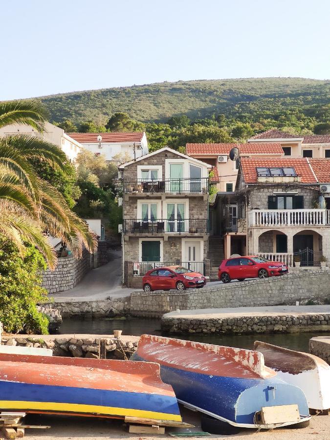 Studio Apartments Krasici Tivat Eksteriør billede
