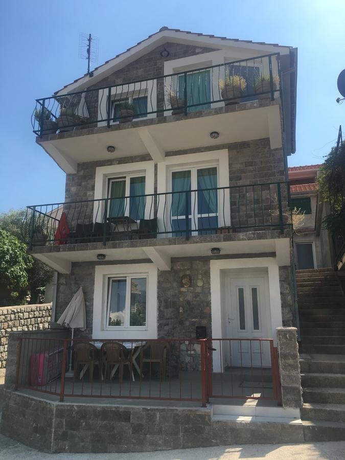 Studio Apartments Krasici Tivat Eksteriør billede
