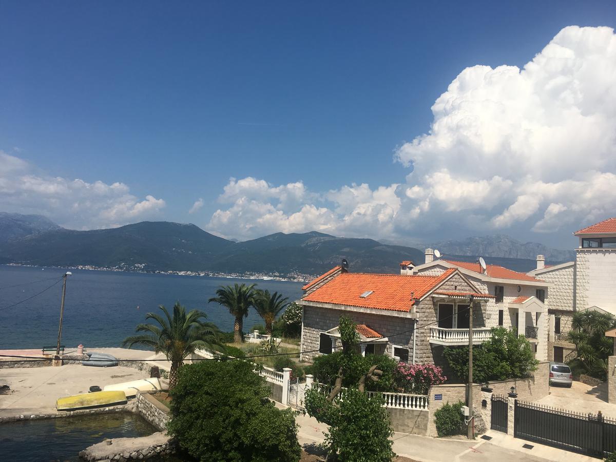 Studio Apartments Krasici Tivat Eksteriør billede