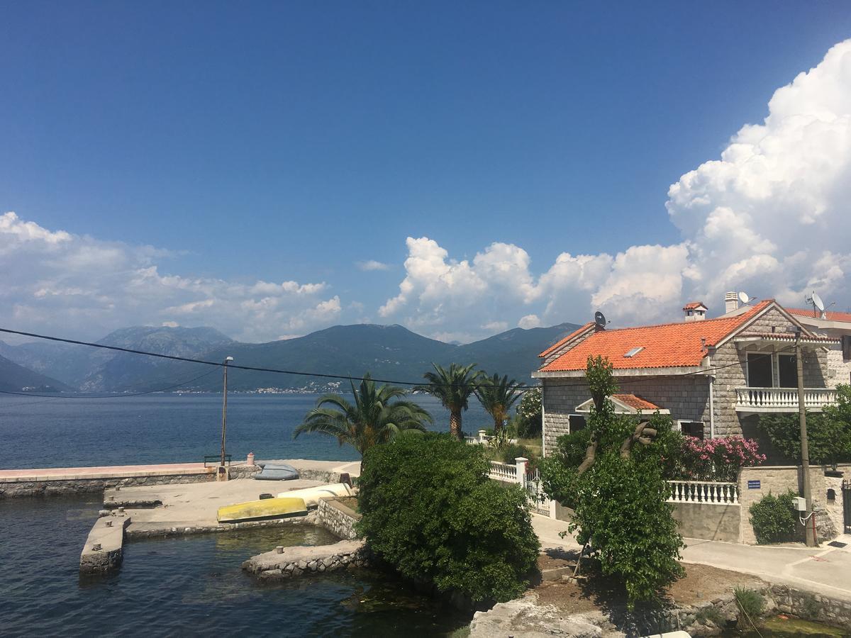Studio Apartments Krasici Tivat Eksteriør billede